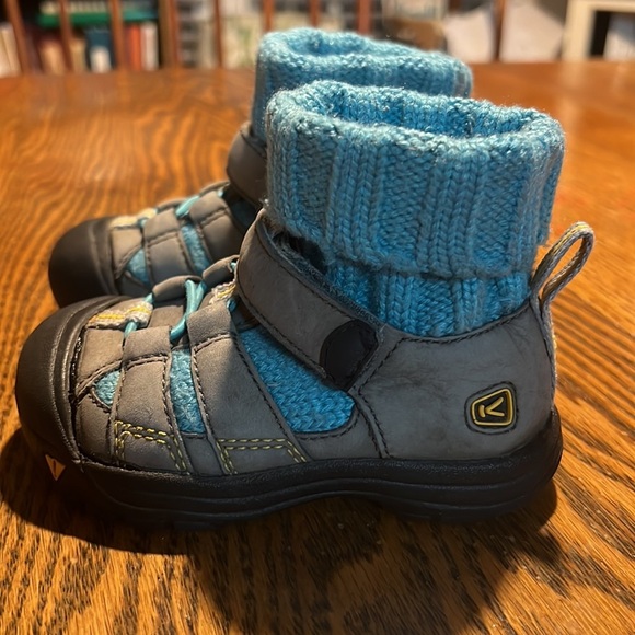 Keen sweater top toddler boots - Picture 4 of 7